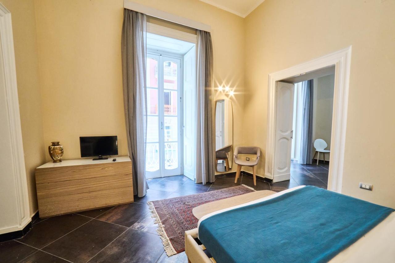 Via Niccolo Tommaseo 14 Apartman Nápoly Kültér fotó