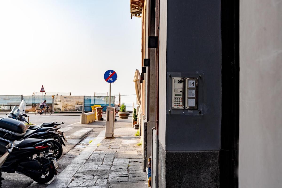 Via Niccolo Tommaseo 14 Apartman Nápoly Kültér fotó